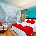 Colosseo Charmsuite